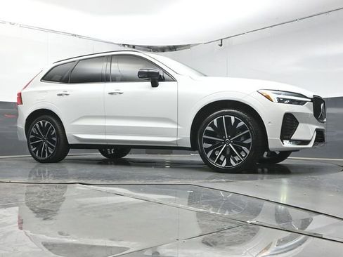 Used 2026 Volvo XC60 B5 Ultra w/ Protection Package Premier AWD/4WD image 32