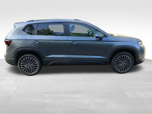 New 2026 Volkswagen Taos SE FWD image 6
