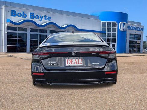 Used 2024 Honda Accord Sport image 6