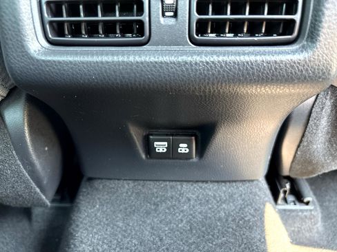 Used 2025 Toyota Camry image 28