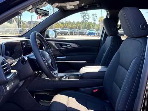 New 2026 Chevrolet Traverse LT w/ Driver Confidence Package FWD image 14