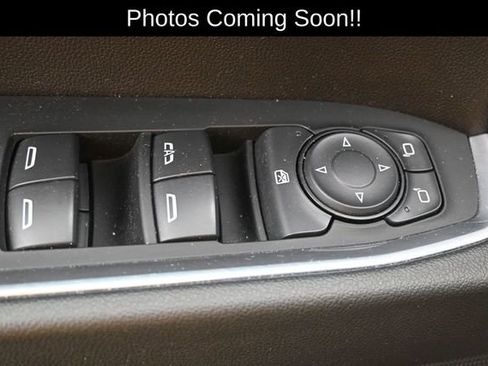 Used 2024 Chevrolet Silverado 1500 LT AWD/4WD image 7