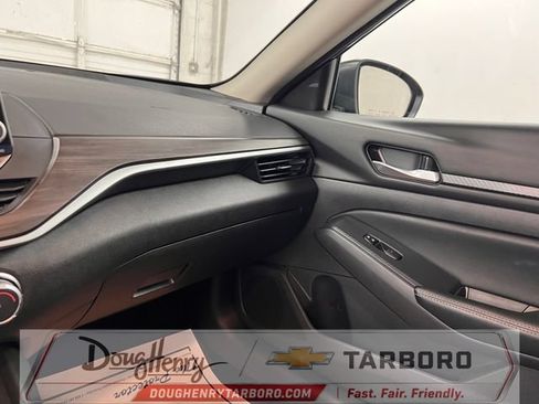 Used 2025 Nissan Altima 2.5 SV FWD image 44
