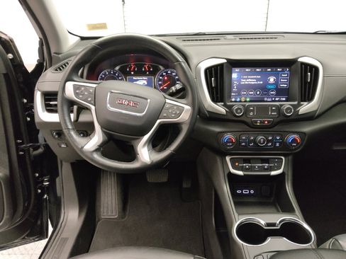 Used 2024 GMC Terrain SLT image 22