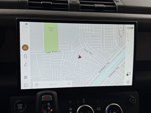 Used 2026 Land Rover Defender 110 X-Dynamic SE image 24