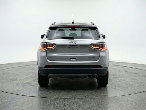 Used 2025 Jeep Compass Limited AWD/4WD image 7