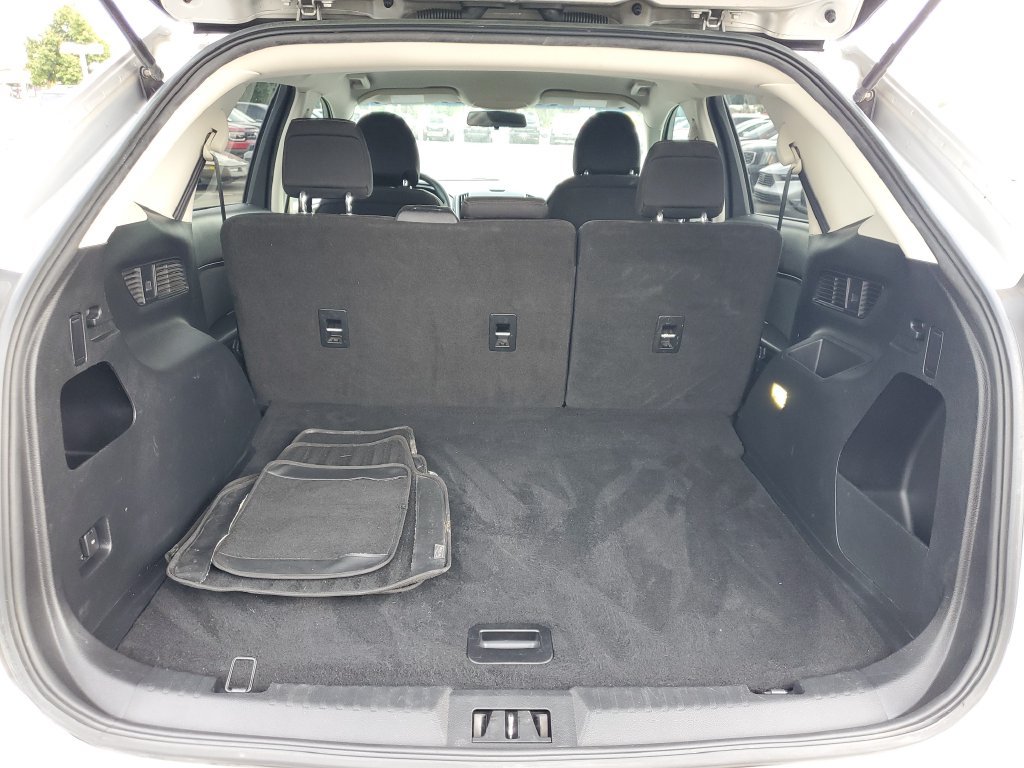 Used 2017 Ford Edge SE w/ Cargo Accessory Package FWD image 7