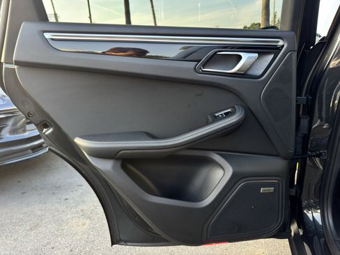 Used 2023 Porsche Macan S image 40