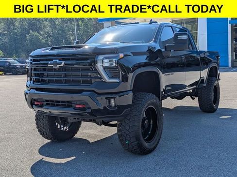 Used 2025 Chevrolet Silverado 2500 LT w/ Trail Boss Package AWD/4WD image 5