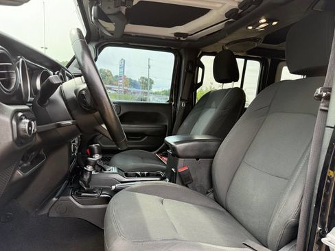 Used 2022 Jeep Wrangler Unlimited Sport AWD/4WD image 16