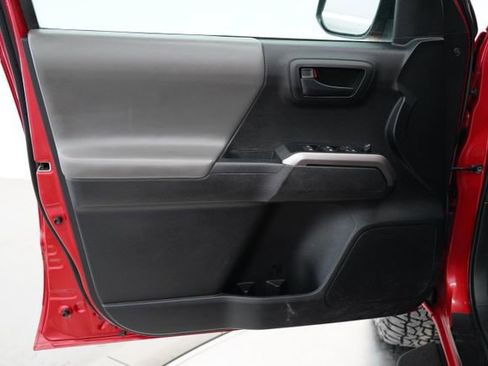 Used 2023 Toyota Tacoma SR5 AWD/4WD image 9