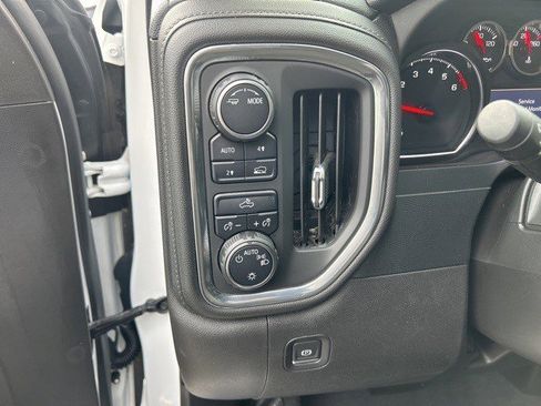 Certified 2022 Chevrolet Silverado 1500 LT image 23