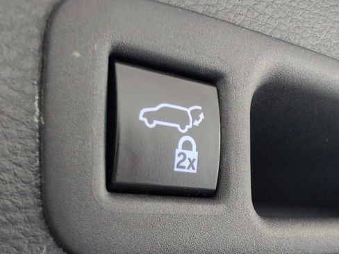 Certified 2022 Toyota Sienna XSE image 14