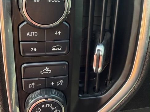 Used 2021 Chevrolet Silverado 1500 LT AWD/4WD image 12