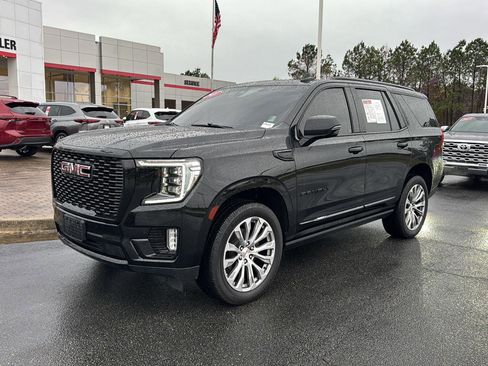 Used 2021 GMC Yukon Denali w/ Denali Premium Package image 1