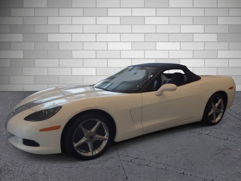 Used 2013 Chevrolet Corvette Convertible w/ 4LT Preferred Equipment Group RWD image 2