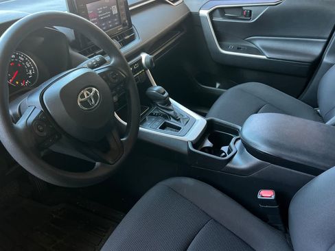 Used 2020 Toyota RAV4 LE FWD image 14