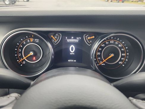 Certified 2021 Jeep Gladiator Willys image 11