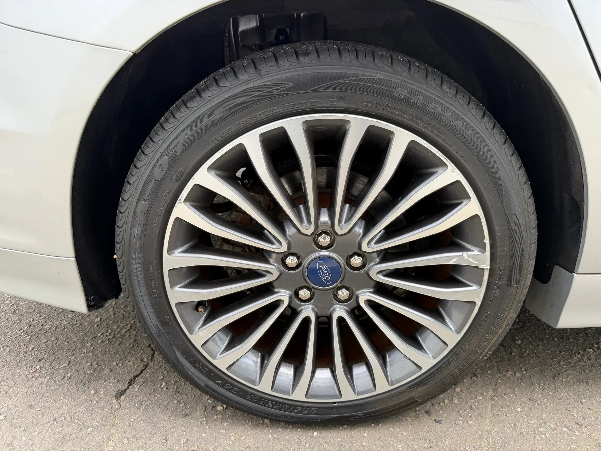 Used 2018 Ford Fusion Titanium AWD/4WD image 34