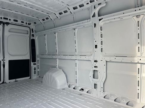 Used 2025 RAM ProMaster 3500 w/ Convenience Group image 31