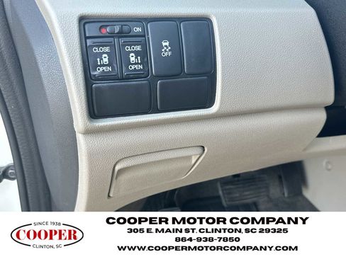 Used 2016 Honda Odyssey SE image 29