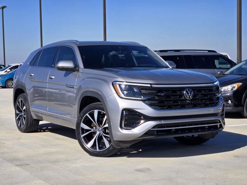 Used 2024 Volkswagen Atlas Cross Sport SEL Premium R-Line image 3