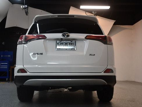 Used 2017 Toyota RAV4 XLE FWD image 17