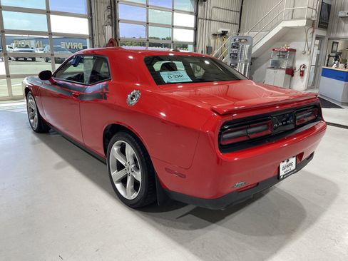 Used 2017 Dodge Challenger R/T image 6