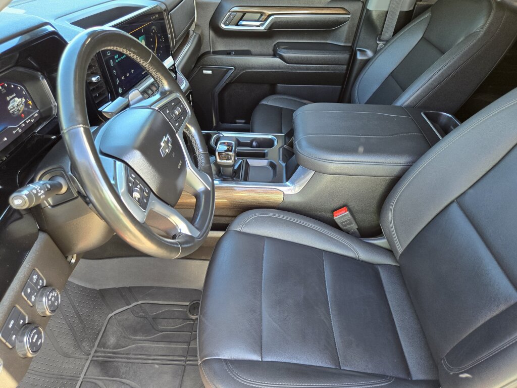 Used 2024 Chevrolet Silverado 1500 RST AWD/4WD image 8