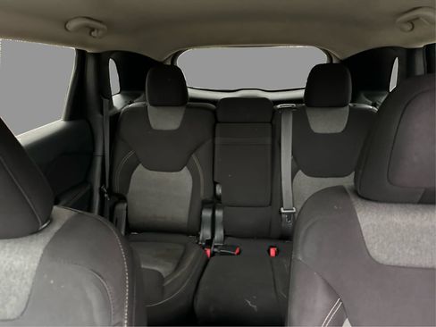Used 2014 Jeep Cherokee Latitude AWD/4WD image 36