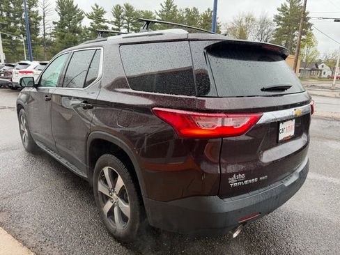 Used 2018 Chevrolet Traverse LT w/ LPO, 'HIT The Road' Package AWD/4WD image 5