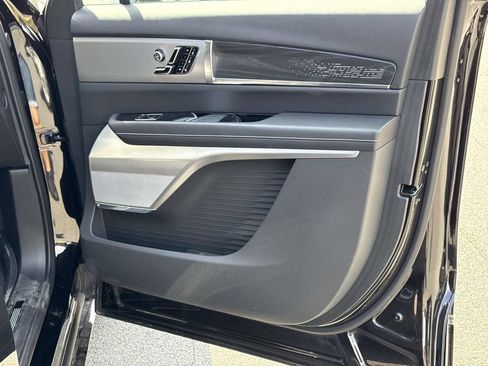 Used 2026 Cadillac Vistiq Platinum w/ LPO, Floor Liner Package AWD/4WD image 27