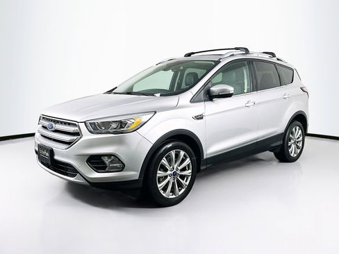 Used 2017 Ford Escape Titanium image 3