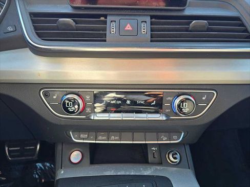 Used 2020 Audi SQ5 Premium AWD/4WD image 28