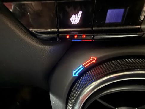 Used 2024 Chevrolet Blazer LT w/ Convenience Package image 40