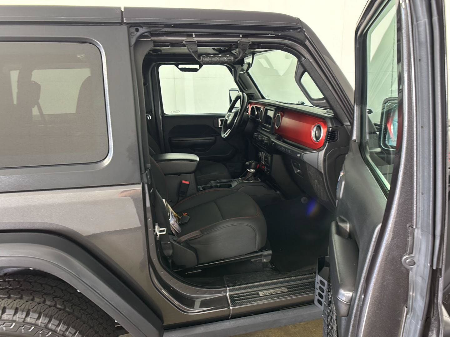 Used 2020 Jeep Wrangler Rubicon w/ Steel Bumper Group AWD/4WD image 16
