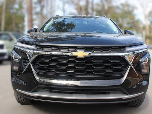 Used 2024 Chevrolet Trax LT w/ LT Convenience Package image 13