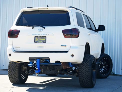 Used 2016 Toyota Sequoia SR5 image 4