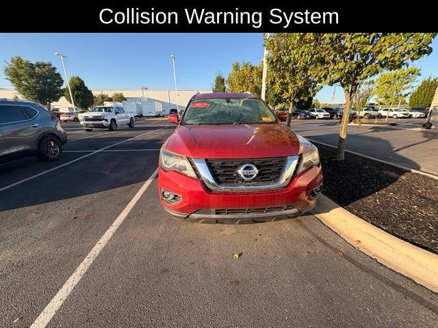 Used 2017 Nissan Pathfinder Platinum w/ Cargo Package FWD image 2
