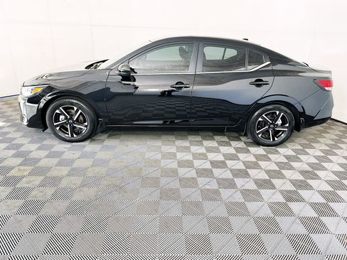 Used 2025 Nissan Sentra SV w/ All-Weather Package FWD image 6