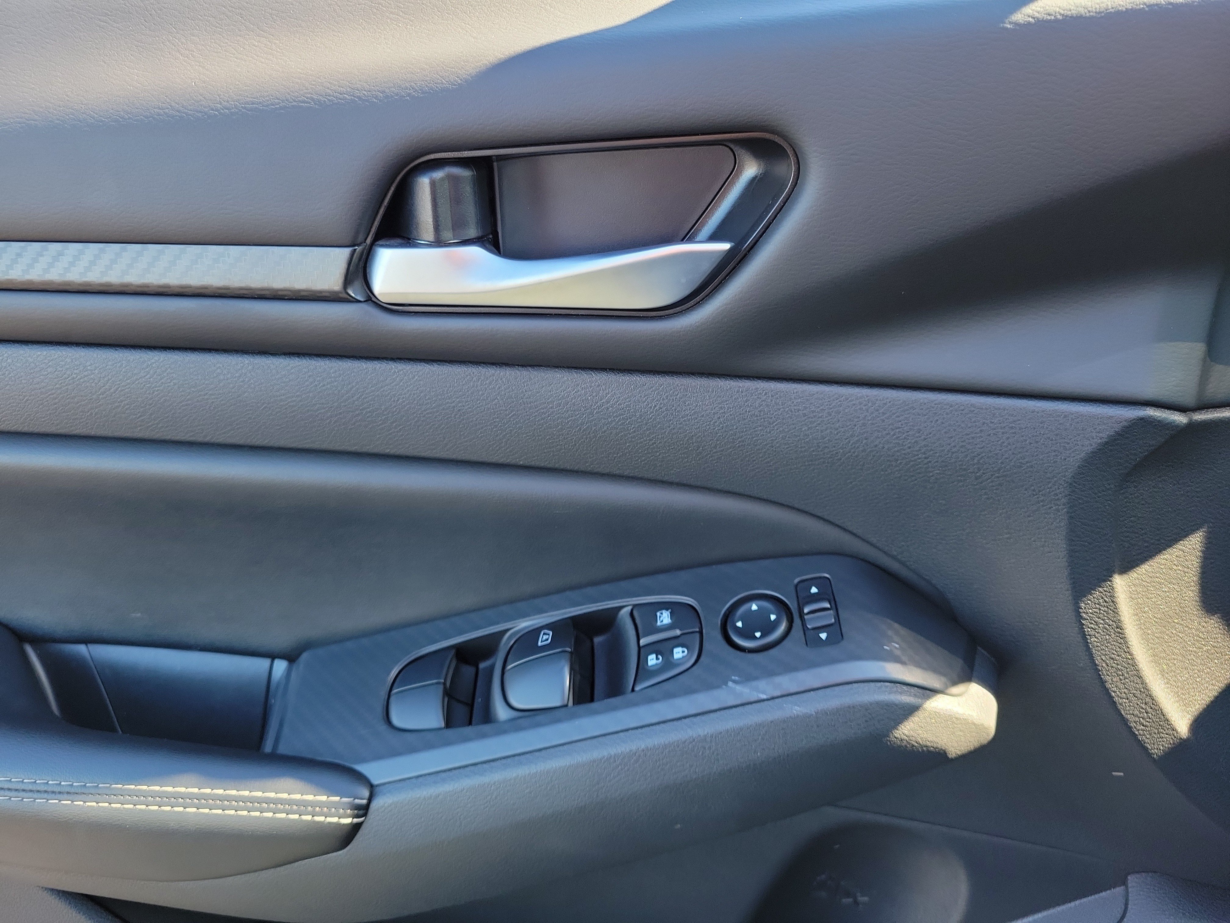 Certified 2025 Nissan Altima 2.5 SV FWD image 17