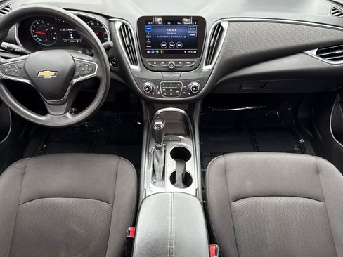 Used 2019 Chevrolet Malibu LT image 3