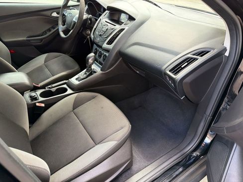Used 2012 Ford Focus SE FWD image 28