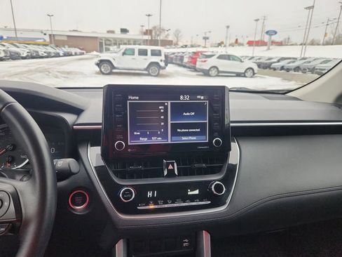 Used 2022 Toyota Corolla Cross LE image 16