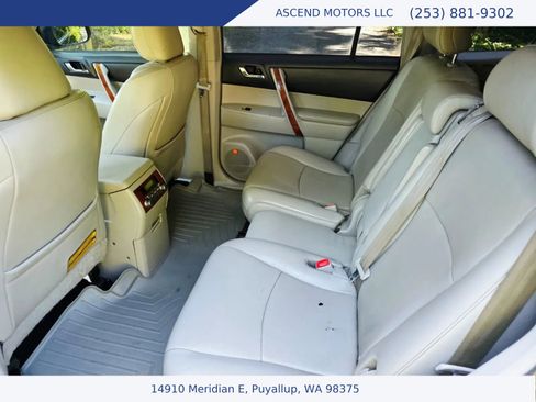 Used 2013 Toyota Highlander Limited FWD image 10