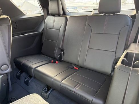 Certified 2023 Chevrolet Traverse RS image 32