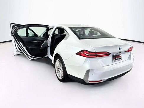 Used 2025 BMW 530i RWD image 21