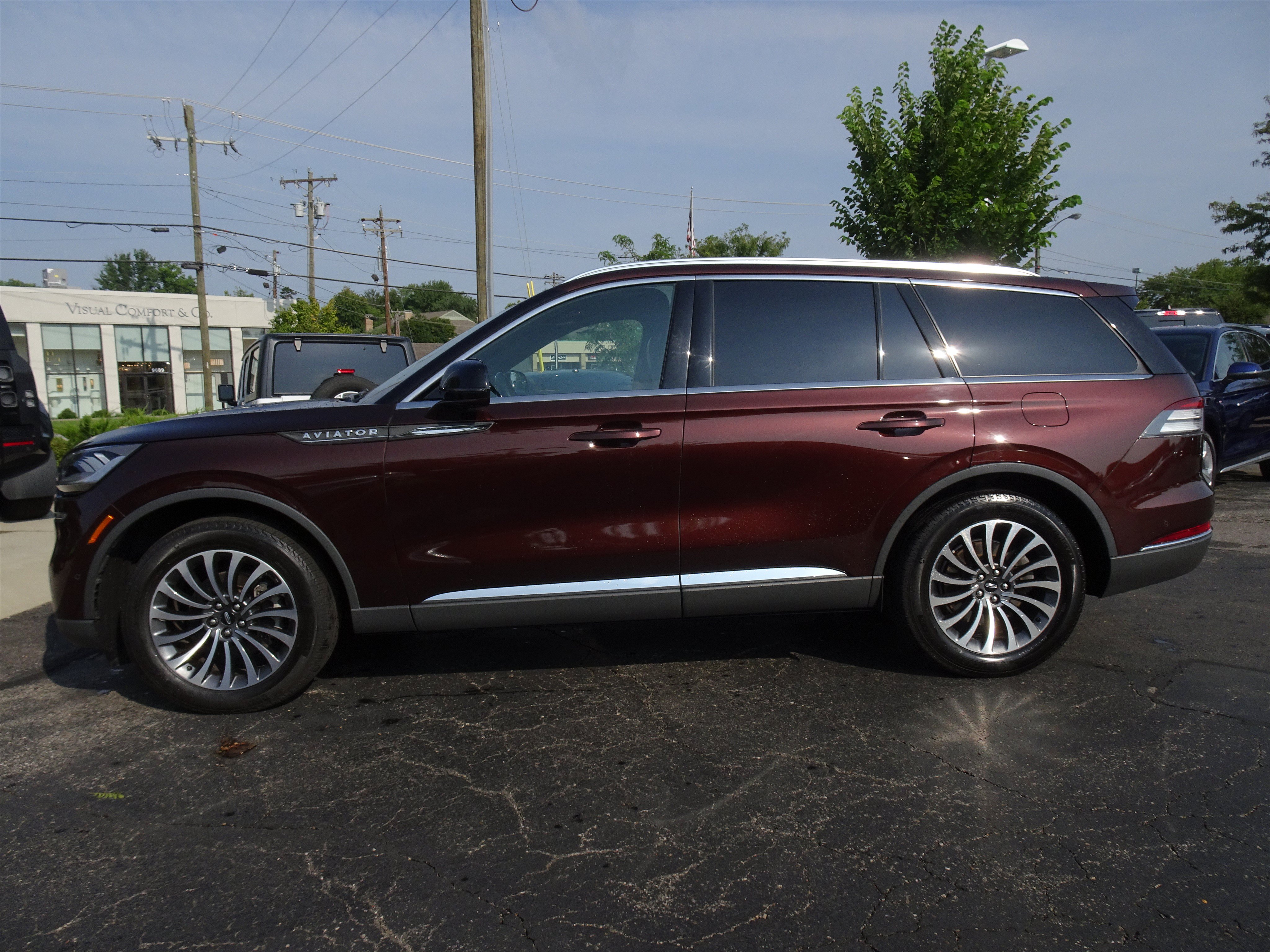 Used 2020 Lincoln Aviator Reserve w/ Equipment Group 201A AWD/4WD image 2