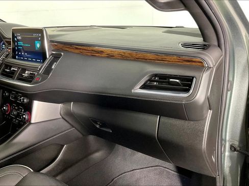 Used 2023 Chevrolet Suburban Premier AWD/4WD image 22