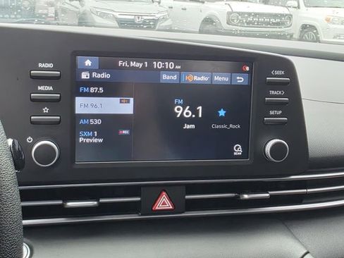 Used 2022 Hyundai Elantra SEL FWD image 15